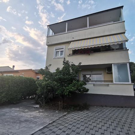 Nice sunny Apartment Pula Exterior foto